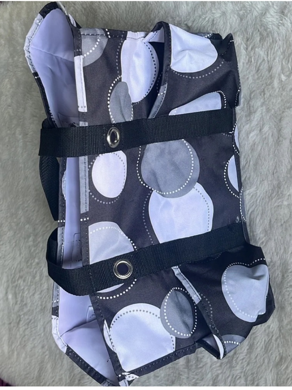 Thirty-one organizing tote in black, white and grey large dot Pattern